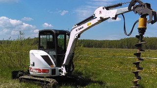 Аренда экскаватора погрузчика с ямобуром в Климовск цена от 1545 руб